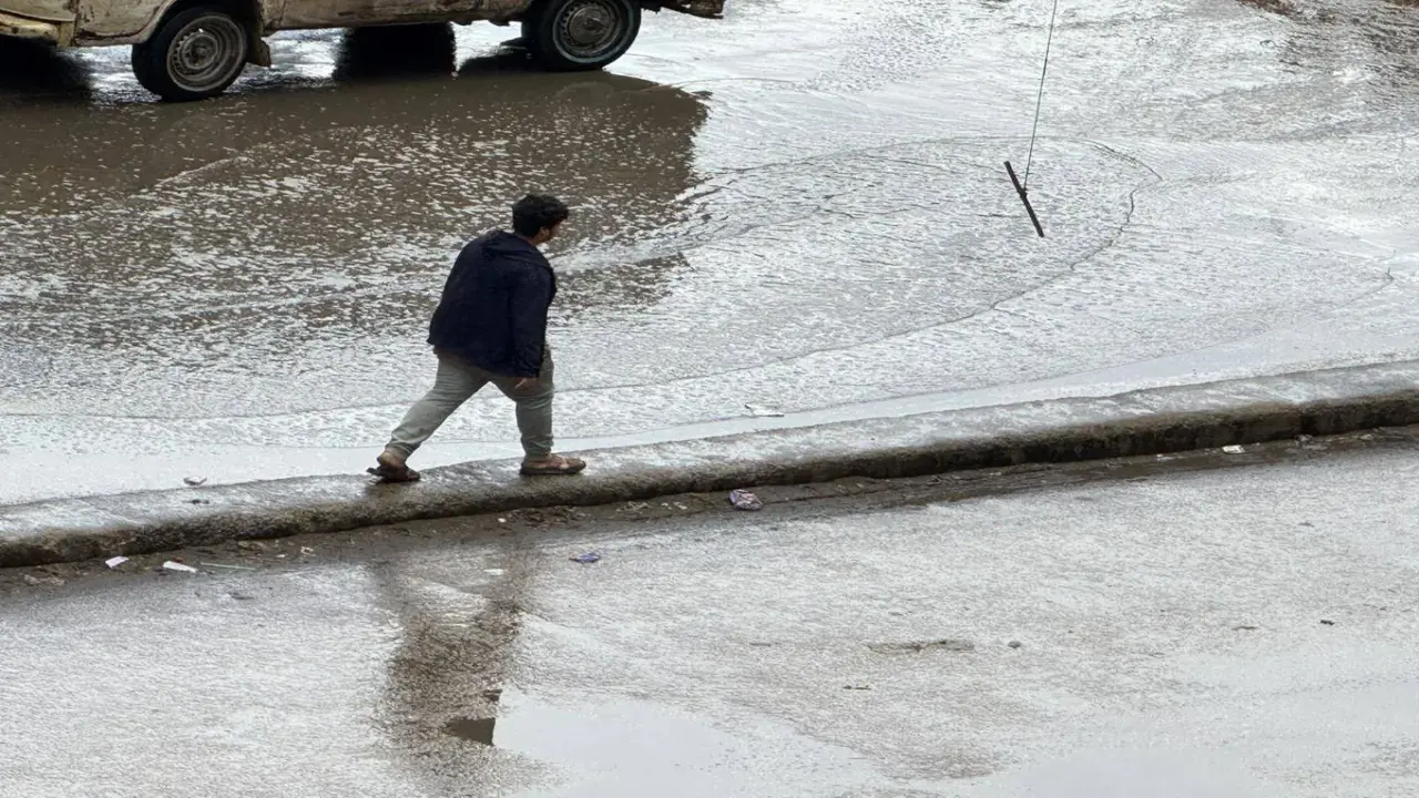 اضطراب العملية التعليمية في 3 محافظات مصرية نتيجة موجة الأمطار الغزيرة